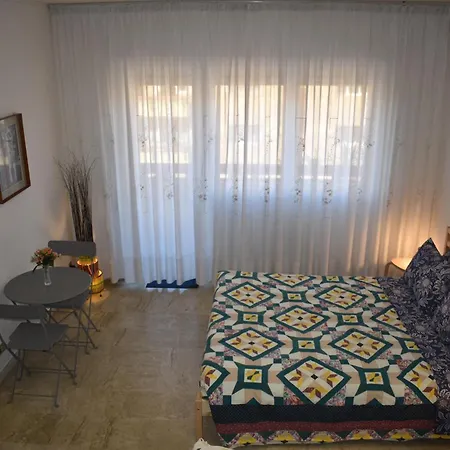 Vacanze Romane Apartment *
